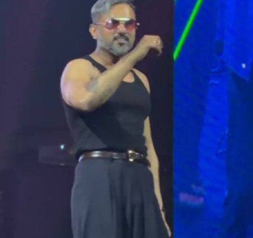 यो यो हनी सिंह लखनऊ कॉन्सर्ट, लखनऊ युवा उत्सव, सरोजनीनगर म्यूज़िक फेस्ट, डॉ राजेश्वर सिंह कार्यक्रम, लखनऊ में हनी सिंह लाइव शो, लखनऊ फ्री म्यूजिक फेस्ट, हनी सिंह ड्रग्स अवेयरनेस, लखनऊ इवेंट न्यूज़, युवा उत्सव सरोजनीनगर, लखनऊ इंटरनेशनल इवेंट, Yo Yo Honey Singh Lucknow Concert, Lucknow Youth Festival, Sarojininagar Music Fest, Dr Rajeshwar Singh event, Honey Singh live in Lucknow, Lucknow free music fest, Honey Singh drug awareness, Lucknow event news, Youth festival Sarojininagar, International event Lucknow, हनी सिंह लाइव फोटो, लखनऊ कॉन्सर्ट इमेज, सरोजनीनगर संगीत कार्यक्रम तस्वीर, डॉ राजेश्वर सिंह स्टेज फोटो, लखनऊ युवा भीड़ इमेज, Honey Singh live image, Lucknow concert photo, Sarojininagar event image, Dr Rajeshwar Singh stage picture, Youth crowd Lucknow image, #YoYoHoneySingh, #LucknowConcert, #SarojiniNagarEvent, #DrRajeshwarSingh, #YouthFestival, #HoneySinghLive, #LucknowEvents, #MusicFestIndia, #UPYouthPower, #GlobalLucknow,