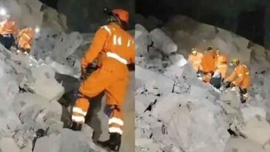 सोनभद्र हादसा, सोनभद्र खदान दुर्घटना, NDRF रेस्क्यू सोनभद्र, 14 मजदूर मलबे में दबे, सोनभद्र खदान मालिक FIR, सोनभद्र पहाड़ गिरा हादसा, Sonbhadra accident, Sonbhadra mine collapse, NDRF rescue Sonbhadra, 14 workers trapped Sonbhadra, Mine owner FIR Sonbhadra, Sonbhadra hill collapse news, सोनभद्र हादसा फोटो, सोनभद्र खदान रेस्क्यू इमेज, NDRF SDRF रेस्क्यू तस्वीर, Sonbhadra accident image, Mine collapse rescue photo, NDRF SDRF operation picture, #सोनभद्रहादसा, #SonbhadraAccident, #MiningAccident, #NDRF, #SDRF, #BreakingNews, #UPNews,