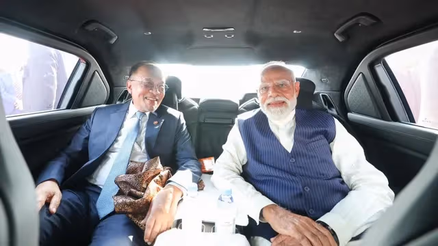 PM Modi Malaysia Visit, Narendra Modi Kuala Lumpur, Anwar Ibrahim PM Modi, India Malaysia Relations, PM Modi Foreign Visit, Car Diplomacy Modi, Indian Community Malaysia, PM Modi News Hindi, Modi Malaysia News,