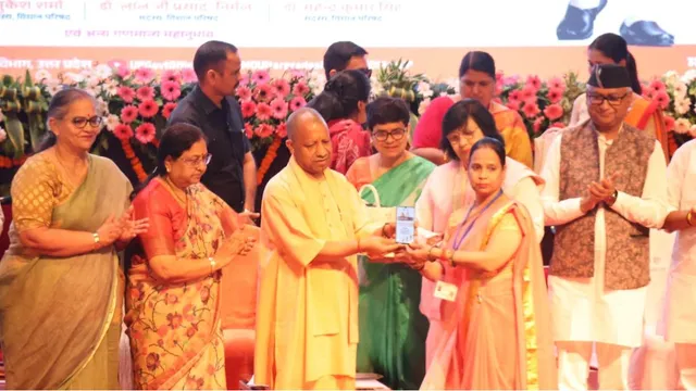 योगी आदित्यनाथ स्मार्टफोन वितरण, आंगनबाड़ी स्मार्टफोन योजना यूपी, लखनऊ आंगनबाड़ी न्यूज़, यूपी सरकार डिजिटल योजना, anganwadi smartphone distribution UP, Yogi Adityanath scheme, real time data anganwadi, ICDS digital UP, Lucknow government program, UP anganwadi modernization news,योगी आदित्यनाथ स्मार्टफोन वितरण फोटो, आंगनबाड़ी कार्यकर्ता स्मार्टफोन, लखनऊ कार्यक्रम 2026, anganwadi workers smartphone image, Yogi Adityanath Lucknow event, ICDS workers device distribution, UP government scheme photo,#YogiAdityanath, #Anganwadi, #UPGovernment, #DigitalIndia, #LucknowNews, #ICDS, #SmartphoneDistribution, #UPNews, #MahilaBalVikas, #RealTimeData,