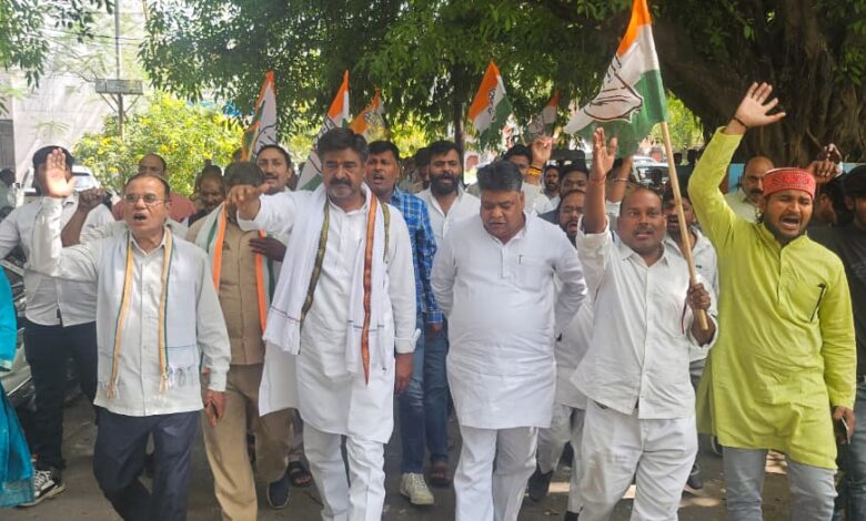 मनरेगा भुगतान लखनऊ, MGNREGA pending payment Lucknow, कांग्रेस विकास भवन घेराव, Congress protest Vikas Bhawan, उत्तर प्रदेशमनरेगा भुगतान लखनऊ, MGNREGA pending salary protest, कांग्रेस प्रदर्शन लखनऊ, Uttar Pradesh Congress protest, मजदूर बकाया भुगतान, Vikas Bhawan Lucknow protest, #MGNREGA #LucknowNews #CongressProtest #UPPolitics #LaborRights #PendingSalary, कांग्रेस प्रदर्शन, UP Congress protest, लखनऊ मजदूर भुगतान प्रदर्शन, Lucknow labor payment protest,मनरेगा मजदूर प्रदर्शन, MGNREGA workers protest, विकास भवन कांग्रेस प्रदर्शन, Vikas Bhawan Congress protest, लखनऊ कांग्रेस घेराव, Lucknow Congress demonstration, मजदूर संविदा भुगतान प्रदर्शन, Worker pending salary protest,