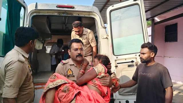 Kaushambi road accident, UP accident news, Kaushambi accident today, Fatehpur pilgrims accident, Kada Dham accident, Uttar Pradesh highway accident, road accident news Hindi, Kaushambi news today, UP breaking news accident, कानपुर प्रयागराज हाईवे हादसा, कौशांबी सड़क हादसा, फतेहपुर श्रद्धालु दुर्घटना, कड़ा धाम एक्सीडेंट, यूपी ब्रेकिंग न्यूज़ हादसा,Kaushambi accident image, UP road accident घायल लोग, highway accident truck pickup collision, Kada Dham pilgrims accident photo, ambulance rescue Kaushambi, road crash उत्तर प्रदेश, ट्राला पिकअप टक्कर फोटो, accident scene UP highway,#KaushambiAccident, #UPNews, #RoadAccident, #BreakingNews, #Fatehpur, #KadaDham, #HighwayAccident, #UttarPradesh, #HindiNews, #AccidentNews,
