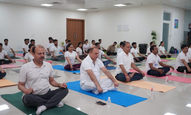 अंतर्राष्ट्रीय योग दिवस 2026, लोहिया संस्थान योग दिवस, RMLIMS लखनऊ, योगा फॉर हेल्दी एजिंग, लखनऊ योग कार्यक्रम, डॉ राम मनोहर लोहिया आयुर्विज्ञान संस्थान, योग दिवस समाचार, स्वास्थ्य समाचार लखनऊ, मेडिकल कॉलेज योग कार्यक्रम, आयुष मंत्रालय योग प्रोटोकॉल, योगाभ्यास लखनऊ, स्वास्थ्य जागरूकता कार्यक्रम, लखनऊ मेडिकल न्यूज,International Yoga Day 2026, RMLIMS Lucknow, Yoga for Healthy Ageing, RMLIMS Yoga Day Event, Lucknow Health News, Dr Ram Manohar Lohia Institute of Medical Sciences, Yoga Program Lucknow, AYUSH Ministry Yoga Protocol, Medical College Yoga Event, Healthcare News Lucknow, Yoga Practice India,लोहिया संस्थान योग दिवस फोटो, RMLIMS योग कार्यक्रम, डॉक्टरों का योगाभ्यास, छात्रों का योगाभ्यास, योग दिवस लखनऊ, योगा फॉर हेल्दी एजिंग, सामूहिक योग सत्र, स्वास्थ्य जागरूकता कार्यक्रम, मेडिकल कॉलेज योग कार्यक्रम,RMLIMS Yoga Day Photos, Doctors Yoga Practice, MBBS Students Yoga Session, International Yoga Day Lucknow, Yoga for Healthy Ageing Event, Group Yoga Session, Healthcare Awareness Program, Medical Institute Yoga Event,#InternationalYogaDay2026, #YogaForHealthyAgeing, #RMLIMS, #LucknowNews, #YogaDay2026, #HealthNews, #MedicalEducation, #DoctorsForHealth, #AYUSH, #HealthyLifestyle, #YogaPractice, #LohiaInstitute, #UttarPradeshNews, #YogaAwareness, #योगदिवस2026, #लोहियासंस्थान, #लखनऊसमाचार, #स्वास्थ्यसमाचार, #योगाभ्यास, #स्वस्थजीवनशैली, #योगाफॉरहेल्दीएजिंग, #मेडिकलकॉलेजन्यूज, #उत्तरप्रदेशसमाचार,