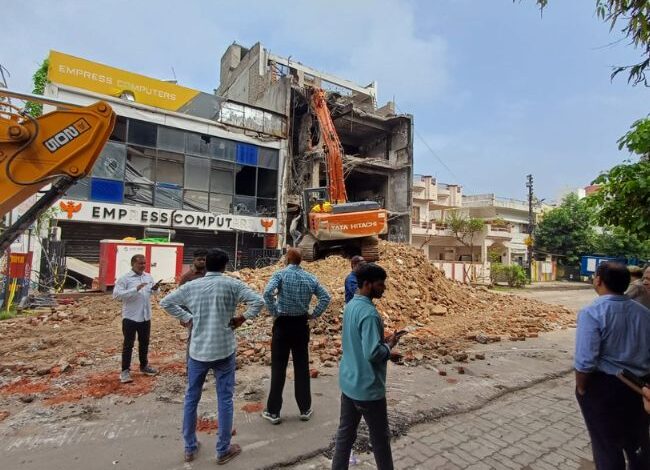 लखनऊ अग्निकांड, Lucknow Fire Tragedy, अलीगंज आग, एलडीए ध्वस्तीकरण, अवैध इमारत, बुलडोजर कार्रवाई, लखनऊ समाचार, अलीगंज समाचार, उत्तर प्रदेश समाचार, अग्निकांड, एसआईटी जांच, योगी आदित्यनाथ, अपराध समाचार, स्थानीय खबर,Lucknow Fire Tragedy, Aliganj Fire, LDA Demolition, Illegal Building Demolition, Lucknow News, Uttar Pradesh News, Bulldozer Action, Fire Accident Lucknow, SIT Investigation, Yogi Adityanath, Crime News, Local News India,Lucknow Fire Photos, Aliganj Building Demolition, LDA Bulldozer, Illegal Building, Fire Accident Site, Lucknow Police, Demolition Drive, Uttar Pradesh News, Bulldozer Action,Lucknow Fire Tragedy, Aliganj Building Demolition, LDA Action, Lucknow Fire News, Illegal Commercial Complex, Yogi Adityanath News, SIT Investigation, Lucknow Local News, Uttar Pradesh News, लखनऊ अग्निकांड, अलीगंज, एलडीए, अवैध इमारत, बुलडोजर कार्रवाई, उत्तर प्रदेश, लखनऊ समाचार, स्थानीय खबर,#LucknowFire #LucknowFireTragedy #Aliganj #LDA #BulldozerAction #LucknowNews #UttarPradesh #FireAccident #SIT #BreakingNews #NationalPrastavana #लखनऊ_अग्निकांड #अलीगंज #एलडीए #बुलडोजर_कार्रवाई #उत्तर_प्रदेश #लखनऊ_समाचार #स्थानीय_समाचार ,