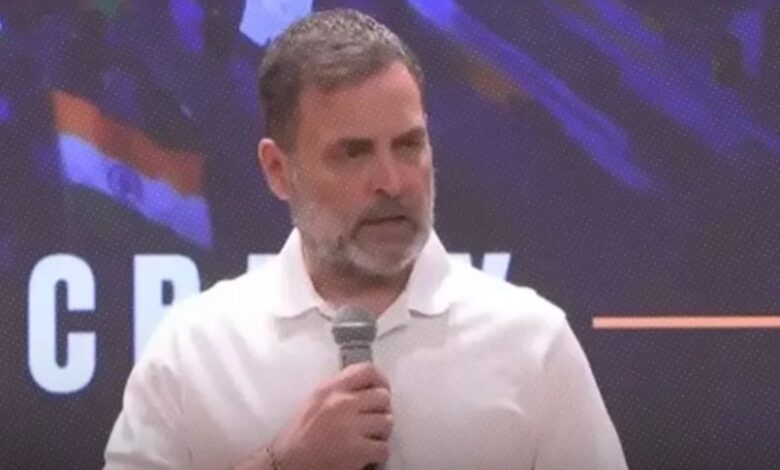 Rahul Gandhi, Rahul Gandhi on Delhi security, Delhi turned into jail, INDIA bloc Supreme Court march, Chief Election Commissioner Gyanesh Kumar, vote theft allegations, election fairness, Congress party, Indian politics, New Delhi news,राहुल गांधी का केंद्र सरकार पर हमला, दिल्ली को जेल में क्यों बदल दिया, राहुल गांधी का बयान, INDIA गठबंधन सुप्रीम कोर्ट मार्च, ज्ञानेश कुमार, मुख्य चुनाव आयुक्त, वोट चोरी के आरोप, दिल्ली में सुरक्षा व्यवस्था, चुनाव की निष्पक्षता, कांग्रेस, नई दिल्ली की राजनीति,