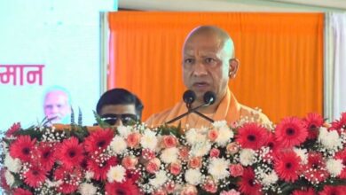मुख्यमंत्री योगी आदित्यनाथ ने उत्तर प्रदेश में एक्सप्रेसवे, मेट्रो और हवाई कनेक्टिविटी के विस्तार को विकास की बड़ी उपलब्धि बताया।