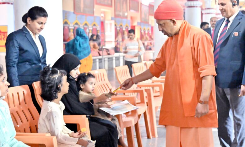 CM योगी जनता दरबार, योगी आदित्यनाथ गोरखपुर, जनता दरबार शिकायत, जमीन विवाद UP, गोरखनाथ मंदिर जनता दरबार, सीएम योगी फरियादी, यूपी सरकार जनता सुनवाई, CM Yogi Janata Darbar, Yogi Adityanath Gorakhpur event, public grievance hearing UP, land dispute UP action, Gorakhnath temple darbar, CM listens complaints UP, Yogi government public issues, CM योगी जनता दरबार फोटो, गोरखनाथ मंदिर जनता दरबार, योगी आदित्यनाथ शिकायत सुनते हुए, यूपी जमीन विवाद समाधान, CM Yogi Janata Darbar photo, Gorakhnath temple public hearing, Yogi Adityanath listening grievances, UP land dispute action, #CMयोगीजनतादरबार, #YogiAdityanath, #GorakhpurNews, #UPGovernment, #JanataDarbar, #YogiModel, #GorakhnathTemple, #UPUpdates, #PublicHearingUP,