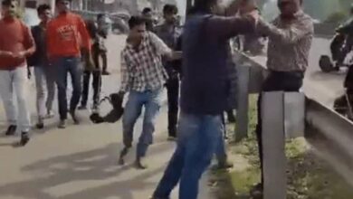 लखनऊ ओला सर्विस सेंटर मारपीट, लखनऊ ओला मारपीट, ओला सर्विस सेंटर विवाद, लखनऊ मारपीट केस, ओला स्टाफ गुंडई लखनऊ, लखनऊ पुलिस कार्रवाई, ओला स्कूटी सर्विस मारपीट, लखनऊ ताज़ा खबर, Lucknow Ola Service Center Fight, Lucknow Ola Assault Case, Ola Staff Misbehaviour Lucknow, Lucknow Viral Video, Ola Service Center Violence, Lucknow Crime News, Ola Customer Assault, ओला मारपीट वीडियो, लखनऊ ओला स्टाफ हमला, सर्विस सेंटर मारपीट फोटो, लखनऊ सड़क पिटाई केस, Ola fight images, Lucknow assault photos, Ola service center attack visuals, Customer beaten Lucknow, #LucknowNews, #OlaServiceCenter, #LucknowCrime, #OlaAssault, #UPPolice, #ViralVideo, #BreakingNews,