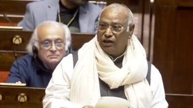 Kharge's statement sparked uproar in the House, with Rijiju countering: Opposition should maintain decorum.खड़गे के बयान पर उबला सदन, राज्यसभा हंगामा, मल्लिकार्जुन खड़गे बयान, किरेन रिजिजू प्रतिक्रिया, नए सभापति राधाकृष्णन, संसद विवाद, विपक्ष बनाम सत्ता पक्ष, खड़गे न्यूज, राज्यसभा राजनीति, राजनीतिक बयानबाज़ी, Kharge statement controversy, Parliament uproar, Rajya Sabha disturbance, Kiren Rijiju reaction, new Chairman Radhakrishnan, Kharge news update, opposition vs government, political clash in parliament, Rajya Sabha debate, Indian politics news, खड़गे बयान विवाद, सदन में हंगामा, राधाकृष्णन सभापति, रिजिजू का बयान, कांग्रेस भाजपा टकराव, Kharge remark issue, parliament chaos India, Rijiju attack Congress, chairman controversy, opposition remark, #खड़गेकेबयानपरउबलासदन, #KhargeStatement, #RajyaSabha, #KirenRijiju, #IndianPolitics, #OppositionVsGovernment, #ParliamentNews, #PoliticalUpdates, #CongressBJPClash, #IndiaNews,