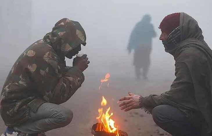 UP ठंड 4°C, यूपी मौसम अपडेट, यूपी शीतलहर अलर्ट, लखनऊ ठंड, यूपी तापमान गिरावट, उत्तर प्रदेश मौसम समाचार, यूपी कोहरा अलर्ट, ठंडी पछुआ हवाएँ, यूपी फ्लाइट कैंसल, UP cold 4°C, UP weather update, Uttar Pradesh cold wave alert, Lucknow temperature drop, UP winter forecast, UP fog alert, cold winds in UP, IMD UP weather, UP सर्दी की फोटो, लखनऊ कोहरा दृश्य, यूपी ठंड का मौसम, एयरपोर्ट फ्लाइट लेट फोटो, शीतलहर यूपी इमेज, UP winter images, Lucknow fog photo, UP cold wave visuals, airport delayed flights images, cold weather India photo, #UPठंड, #UPWeather, #UPColdWave, #LucknowWeather, #IMDAlert, #WinterUpdateUP, #ColdWaveIndia, #FogAlertUP, #WeatherNewsUP, #NorthIndiaWeather,
