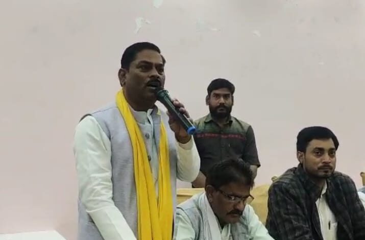 अर्कवंशी क्षत्रिय समाज विरोध, Arkvanshi Kshatriya Samaj Protest, अशोक रावत विवाद, Ashok Rawat Statement Controversy, महाराजा सुहेलदेव राजभर विवाद, Arkvanshi Community Complaint, Suhalded Rajbhar History Issue, Lok Sabha Statement Removal Demand, अर्कवंशी समाज नाराजगी, Arkvanshi Protest Letter, Ashok Rawat MP Issue, Historical kings insult controversy, अर्कवंशी राजाओं का सम्मान, जिला: सीतापुर / मिश्रिख प्रदेश: उत्तर प्रदेश टाइप: राजनीति, सामाजिक विवाद, संसदीय मामला, समुदाय विरोध अर्कवंशी समाज विरोध खबर, अशोक रावत बयान विवाद, सुहेलदेव राजभर इतिहास, मिश्रिख सांसद ताजा अपडेट, लोकसभा कार्यवाही से बयान हटाने की मांग, Arkvanshi protest against Ashok Rawat, Ashok Rawat controversial remark, Suhalded Rajbhar history dispute, UP community protest news, Lok Sabha statement removal demand, Community protest India, Lok Sabha controversy, Historical figure insult issue, #ArkvanshiSamaj #AshokRawat #LokSabhaControversy #SuhaildevRajbhar #UPPolitics #CommunityProtest #NationalProtest