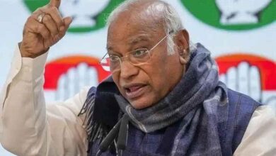 वोट चोरी, Vote Theft, Mallikarjun Kharge Statement, Congress Vote Chori Allegation, Delhi Congress Rally, Rahul Gandhi Evidence, Amit Shah Parliament Statement, Maharashtra Election Controversy, Haryana Election News, Indian Democracy News, Political Rally Delhi, Opposition Protest India, मल्लिकार्जुन खड़गे भाषण, वोट चोरी महारैली दिल्ली, Congress Rally Image, Mallikarjun Kharge Speech Photo, Rahul Gandhi Parliament Protest, Vote Theft Protest India, #VoteChori, #VoteTheft, #MallikarjunKharge, #CongressRally, #DelhiPoliticalNews, #MaharashtraPolitics, #HaryanaElection, #IndianDemocracy, #OppositionUnity, #RahulGandhi, #AmitShah, #LokSabhaNews, #NationalPolitics,