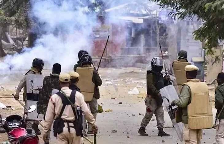 असम हिंसा, कार्बी आंगलोंग हिंसा, असम ब्रेकिंग न्यूज, असम कर्फ्यू, असम इंटरनेट बंद, Assam Violence, Karbi Anglong Violence, Assam Curfew News, Assam Internet Shutdown, Northeast India News, Law and Order Assam,असम हिंसा फोटो, कार्बी आंगलोंग बवाल, पुलिस लाठीचार्ज असम, सेना तैनाती असम, Assam Riot Image, Karbi Anglong Clash, Assam Police Action, Army Deployment Assam,#असमहिंसा, #कार्बीआंगलोंग, #AssamViolence, #KarbiAnglong, #InternetShutdown, #CurfewInAssam, #HimantaBiswaSarma, #BreakingNews, #NationalSecurity, #LawAndOrder,