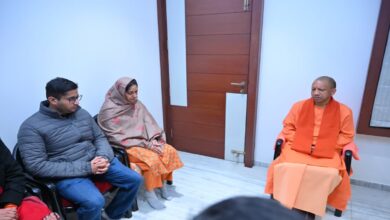 सीएम योगी बरेली पहुंचे, श्याम बिहारी लाल श्रद्धांजलि, भाजपा विधायक अंतिम संस्कार, राजकीय सम्मान अंत्येष्टि, CM Yogi Tribute Image, Bareilly MLA Funeral Image,बरेली भाजपा विधायक निधन, श्याम बिहारी लाल निधन, फरीदपुर विधायक मौत, हार्ट अटैक से विधायक निधन, सीएम योगी बरेली दौरा, Bareilly BJP MLA Death, Shyam Bihari Lal Death News, Faridpur MLA Dies, CM Yogi Condolence Visit,बरेली, उत्तर प्रदेश, राजनीतिक खबर, भाजपा विधायक निधन, श्याम बिहारी लाल, फरीदपुर विधानसभा, मुख्यमंत्री योगी आदित्यनाथ, Bareilly News, Uttar Pradesh Politics, BJP MLA Death News, CM Yogi Visit, #BareillyNews, #BJPMLA, #CMYogi, #ShyamBihariLal, #UttarPradesh,