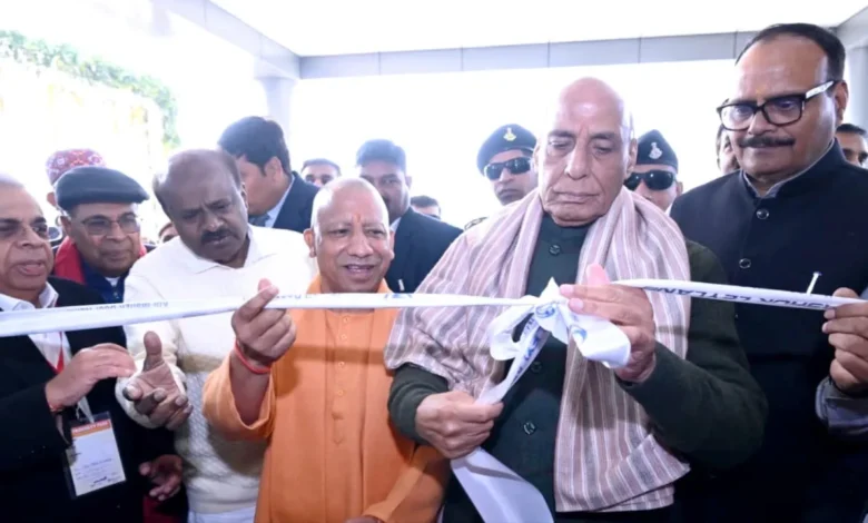 लखनऊ, सरोजनी नगर, उत्तर प्रदेश, अशोक लेलैंड, हिंदुजा समूह, राजनाथ सिंह, योगी आदित्यनाथ, EV प्लांट, इलेक्ट्रिक वाहन, निवेश समाचार, औद्योगिक विकास, UP Investment News, EV Industry India, Make in India News,#LucknowEVPlant #AshokLeyland #YogiAdityanath #RajnathSingh #UPInvestment #EVIndia #MakeInIndia #AtmanirbharBharat