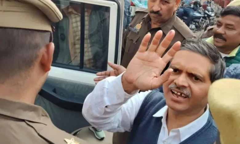 पूर्व IPS अमिताभ ठाकुर जमानत, अमिताभ ठाकुर वाराणसी केस, आजाद अधिकार सेना प्रमुख, वाराणसी कोर्ट खबर, राजनीतिक विद्वेष मामला,Former IPS Amitabh Thakur bail, Amitabh Thakur Varanasi case, Azad Adhikar Sena chief, Varanasi court news, Political rivalry case,#AmitabhThakur #FormerIPS #VaranasiNews #CourtNews #UPPolitics #AzadAdhikarSena #LegalNews #BailGranted