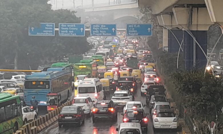 दिल्ली बारिश आज, दिल्ली एनसीआर मौसम, दिल्ली जाम बारिश, सर्दी की पहली बारिश दिल्ली, दिल्ली मौसम समाचार,Delhi Rain Today, Delhi NCR Weather Update, Delhi Traffic Jam Rain, Winter First Rain Delhi,दिल्ली में बारिश से जाम, लक्ष्मी नगर ट्रैफिक जाम, गुरुग्राम सड़क जलभराव,Delhi Rain Traffic Jam, Laxmi Nagar Road Jam, Gurugram Waterlogging,दिल्ली मौसम समाचार, नई दिल्ली जिला, दिल्ली एनसीआर, मौसम अपडेट, ट्रैफिक जाम न्यूज, बारिश से जलभराव, दिल्ली ट्रैफिक पुलिस, मौसम विभाग,