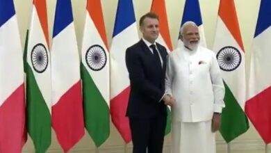 पीएम मोदी मैक्रों मुलाकात मुंबई, भारत फ्रांस द्विपक्षीय बैठक 2026, नरेंद्र मोदी इमैनुएल मैक्रों मीटिंग, AI Impact Summit Mumbai, India France Strategic Partnership, Modi Macron Bilateral Talks, Mumbai Political News 2026, Indo Pacific Cooperation India France,मोदी मैक्रों बैठक लोक भवन, मुंबई में भारत फ्रांस शिखर सम्मेलन, ताज होटल श्रद्धांजलि मैक्रों, पीएम मोदी एक्स पोस्ट, Prime Minister Modi meets Macron Mumbai, Taj Hotel Tribute 26/11,Mumbai Political News India France 2026, Narendra Modi Emmanuel Macron Meeting Update, India France AI Summit News Mumbai, Maharashtra Mumbai Diplomatic Visit News, Indo French Strategic Dialogue 2026,