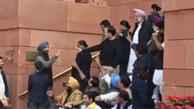राहुल गांधी विवाद, रवनीत सिंह बिट्टू बयान, सरदार नहीं होते गद्दार, संसद हंगामा, Rahul Gandhi comment, Ravneet Singh Bittu news, Parliament controversy India, BJP Congress clash,#नई_दिल्ली #संसद_समाचार #राहुल_गांधी #रवनीत_सिंह_बिट्टू #BJPvsCongress #PoliticalRow #ParliamentNews #NationalNews