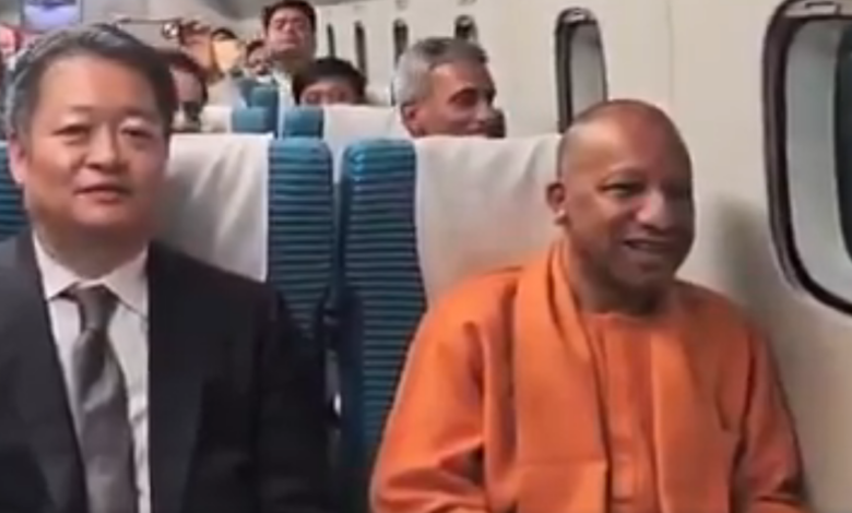 CM Yogi Maglev Ride Photo, यामानाशी मैग्लेव ट्रेन यात्रा, Yogi Adityanath Japan High Speed Train, Maglev Train 600 km per hour, Tokyo Nagoya Corridor Inspection, Uttar Pradesh Transport Development Plan,लखनऊ, उत्तर प्रदेश, टोक्यो, जापान, अंतरराष्ट्रीय टेक्नोलॉजी खबर, मुख्यमंत्री योगी आदित्यनाथ, हाई स्पीड ट्रेन मैग्लेव, Tokyo Nagoya Corridor 2027, Yamanashi Maglev Test Ride, UP Smart Mobility Project, Japan High Speed Rail News 2026, Political Technology News UP, Investment and Infrastructure News Uttar Pradesh,High Speed Train Maglev, CM Yogi Japan Visit, योगी आदित्यनाथ जापान दौरा, मैग्लेव ट्रेन 600 किमी रफ्तार, Tokyo Nagoya Maglev Project, Uttar Pradesh Smart Mobility, Magnetic Levitation Train Japan, हाई स्पीड ट्रेन जापान, लखनऊ राजनीतिक खबर, International Technology News,