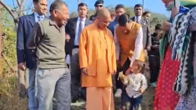 CM योगी आदित्यनाथ, योगी आदित्यनाथ पैतृक गांव, पंचूर गांव उत्तराखंड, योगी आदित्यनाथ गांव दौरा, उत्तराखंड समाचार, पौड़ी गढ़वाल न्यूज़,CM Yogi Adityanath Native Village, Panchur Village Uttarakhand, Yogi Adityanath Village Visit, Uttarakhand News,योगी आदित्यनाथ पंचूर गांव, सीएम योगी बच्चों को दुलारते हुए, पंचूर गांव उत्तराखंड,Yogi Adityanath Panchur Village, CM Yogi with Children, Uttarakhand Panchur Village,#CMYogiAdityanath, #PanchurVillage, #UttarakhandNews, #PauriGarhwal, #YogiAdityanathVillage, #IndianPolitics, #HumanInterestNews,