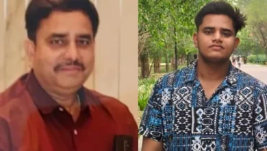 लखनऊ ड्रम कांड, Lucknow drum murder case, आशियाना हत्याकांड, Ashiyana murder case Lucknow, मानवेंद्र सिंह हत्या मामला, Manvendra Singh murder Lucknow, अक्षत गिरफ्तार, son kills father Lucknow, उत्तर प्रदेश क्राइम न्यूज, Uttar Pradesh crime news, डीसीपी विक्रांत वीर बयान, DCP Vikrant Veer statement Lucknow,लखनऊ ड्रम कांड फोटो, Lucknow drum case image, आशियाना पुलिस जांच फोटो, Ashiyana police investigation image, मानवेंद्र सिंह हत्या केस फोटो, father murder case Lucknow image, यूपी क्राइम सीन फोटो,लखनऊ जिला हत्या समाचार, Lucknow district murder news, उत्तर प्रदेश सनसनीखेज हत्याकांड, Uttar Pradesh shocking crime case, आशियाना थाना क्राइम अपडेट, Ashiyana police station case update, डीसीपी मध्य लखनऊ बयान, DCP Central Lucknow crime update, यूपी पारिवारिक विवाद हत्या मामला, UP family dispute murder case,#लखनऊ_ड्रम_कांड, #LucknowCrime, #AshiyanaCase, #UPCrimeNews, #FatherMurder, #BreakingNewsLucknow, #UttarPradeshNews, #CrimeStory, #PoliceInvestigation, #DrumMurderCase,