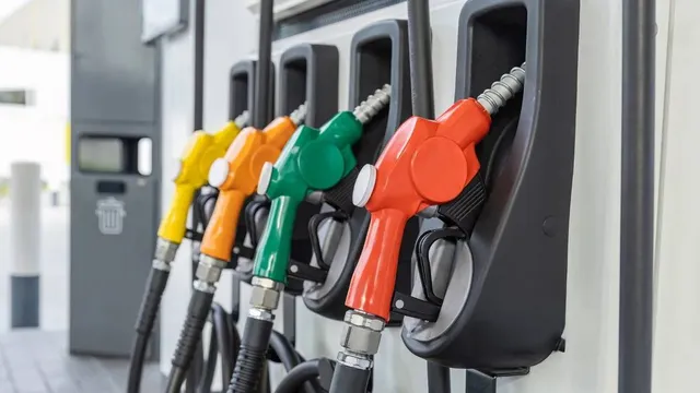 petrol price hike India 2026, premium petrol price increase, HPCL power petrol price, IOCL XP95 rate, crude oil price India impact, पेट्रोल कीमत बढ़ोतरी भारत, fuel price update India,petrol pump India, fuel price board, premium petrol nozzle, crude oil barrels, HPCL IOCL petrol pump, fuel price hike image,petrol price today India, fuel price hike news, crude oil 100 dollar impact, Iran oil crisis effect, HPCL IOCL petrol price, India fuel market update, petrol diesel rate India, energy crisis global, oil price news India, #PetrolPrice, #FuelPrice, #IndiaNews, #BreakingNews, #OilMarket, #EnergyCrisis, #HPCL, #IOCL,