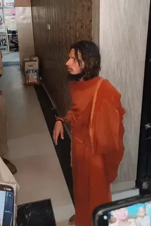 दरोगा भर्ती विवाद लखनऊ, UP SI Exam Controversy, Lucknow Suicide Attempt News, Pandit Question Row UP, UP Police Recruitment News, Yogi Adityanath Statement Exam, Bulandshahr Youth Protest News,Lucknow Recruitment Board Incident, UP Police Exam News, Brahmin Community Protest, Suicide Attempt India News, Exam Controversy UP, Police Board Lucknow News, Breaking UP News,#LucknowNews #UPPolice #DarogaBharti #BreakingNews #UPNews #ExamControversy #YogiAdityanath #IndiaNews #CrimeNews