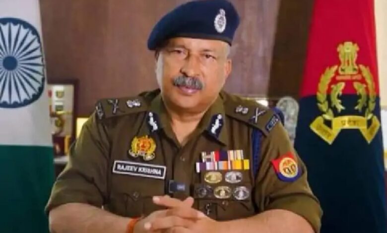 यूपी झूठा मुकदमा कार्रवाई, UP fake FIR action, DGP Rajeev Krishna order, false case action Uttar Pradesh, FIR rules India, UP police new rules, Allahabad High Court order FIR, fake complaint punishment India,false FIR news UP, fake case law India, UP police strict action, FIR investigation rules, Hindi news UP police, legal news India, complaint verification system,लखनऊ, उत्तर प्रदेश, डीजीपी राजीव कृष्ण, यूपी पुलिस, झूठा मुकदमा, फर्जी FIR, इलाहाबाद हाईकोर्ट, कानून व्यवस्था खबर, Uttar Pradesh police news, fake FIR action India, law and order UP, Lucknow news police, #UPPolice, #FakeFIR, #BreakingNews, #LawNews, #UttarPradesh, #PoliceAction,