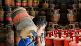 LPG black marketing Lucknow, gas cylinder illegal refill case, Lucknow raid LPG news, UP ration gas news, LPG crackdown India, एलपीजी कालाबाजारी लखनऊ, गैस सिलिंडर छापा,LPG cylinder image, gas agency inspection, illegal refill equipment, Lucknow raid photo, police checking cylinders,Lucknow LPG news, gas cylinder black marketing UP, Aliganj raid news, UP administration action, LPG supply check India, ration gas news today, illegal refill case India, public distribution system news, #LucknowNews, #LPG, #BlackMarketing, #UPNews, #BreakingNews, #GasCylinder, #PoliceAction,