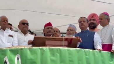 Eid Namaz Lucknow 2026, Ashbagh Eidgah Crowd, UP Festival News, Political Leaders Eid Lucknow, Drone Surveillance Lucknow Eid,लखनऊ ईद नमाज 2026, Lucknow Eid Namaz News, Eidgah Lucknow News, Akhilesh Yadav Eid, Ajay Rai Lucknow Eid, Rita Bahuguna Joshi News, UP Eid Celebration, Lucknow Police Security Eid,#Eid2026 #LucknowNews #EidNamaz #AkhileshYadav #AjayRai #RitaBahuguna #UPNews #FestivalNews #IndiaNews #BreakingNews