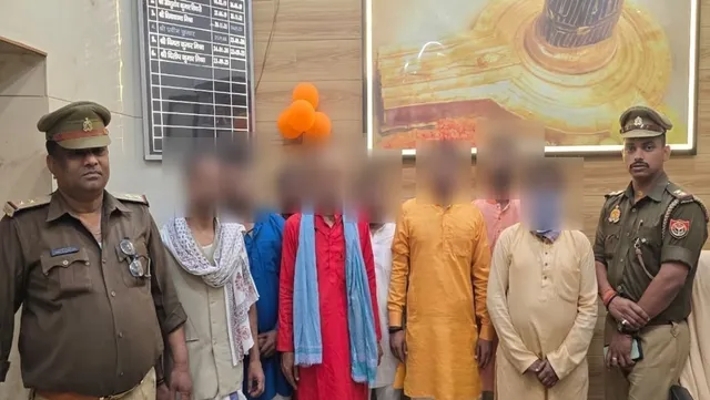 काशी विश्वनाथ मंदिर ठगी, Kashi Vishwanath Temple Scam, वाराणसी क्राइम न्यूज, Varanasi Crime News, सुगम दर्शन अवैध वसूली, Temple Fraud Case UP, चौक थाना वाराणसी, Uttar Pradesh Police Action, धार्मिक स्थल ठगी मामला,वाराणसी जिला क्राइम समाचार, Varanasi District Crime News, उत्तर प्रदेश धार्मिक स्थल सुरक्षा रिपोर्ट, Uttar Pradesh Temple Security Update, चौक थाना कार्रवाई खबर, Chowk Police Station Action News, काशी विश्वनाथ मंदिर अवैध वसूली मामला, Kashi Vishwanath Temple Illegal Recovery Case, वाराणसी प्रशासन सतर्कता रिपोर्ट, Varanasi Administration Alert News,