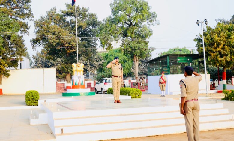 शाहजहाँपुर पुलिस लाइन परेड खबर, एसपी शाहजहाँपुर निरीक्षण समाचार, शुक्रवार परेड शाहजहाँपुर पुलिस लाइन, Shahjahanpur police parade news, SP Shahjahanpur inspection police line, Uttar Pradesh police weekly parade news, PRV vehicle inspection UP police news,शाहजहाँपुर पुलिस लाइन परेड फोटो, एसपी शाहजहाँपुर निरीक्षण फोटो, पुलिसकर्मियों के साथ दौड़ लगाते एसपी, Shahjahanpur police parade image, UP police inspection news photo,शाहजहाँपुर जिला पुलिस समाचार, उत्तर प्रदेश पुलिस लाइन परेड खबर, Shahjahanpur police line parade news, SP Shahjahanpur inspection update, Uttar Pradesh police weekly parade report, Shahjahanpur police fitness message news,#ShahjahanpurNews, #UPPolice, #PoliceParade, #SPInspection, #PoliceFitness, #LawAndOrder, #UPNews, #BreakingNews, #PoliceLine, #GoogleDiscover
