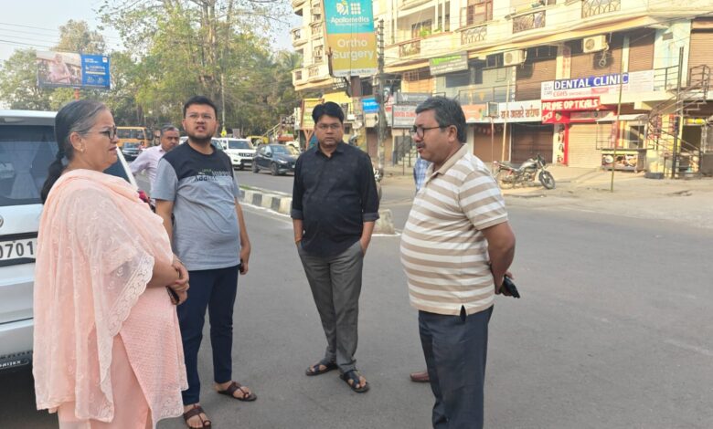 लखनऊ सफाई व्यवस्था नवरात्रि 2026, Lucknow cleanliness Navratri 2026, सुषमा खर्कवाल निरीक्षण, Sushma Kharkwal inspection news, नगर निगम लखनऊ खबर, Lucknow Nagar Nigam news, मंदिर सफाई व्यवस्था, temple cleanliness Lucknow, नाले सफाई लखनऊ, drainage cleaning Lucknow,लखनऊ न्यूज, Lucknow latest news, नवरात्रि तैयारी लखनऊ, Navratri preparation Lucknow, सफाई अभियान लखनऊ, cleanliness drive Lucknow, नगर आयुक्त गौरव कुमार, Gaurav Kumar municipal commissioner, मंदिर स्वच्छता व्यवस्था, temple sanitation news,#LucknowNews #Navratri2026 #CleanLucknow #SushmaKharkwal #NagarNigam #UPNews #TempleCleanliness #SwachhBharat,