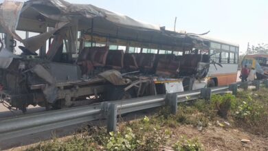 यूपी एक्सप्रेसवे हादसा, उन्नाव रोडवेज बस दुर्घटना, उन्नाव सड़क हादसा, लखनऊ आगरा एक्सप्रेसवे हादसा, उत्तर प्रदेश ट्रक बस टक्कर, उन्नाव दुर्घटना, ट्रक रोडवेज टक्कर, पुलिस राहत कार्य, बस हादसा उन्नाव, उत्तर प्रदेश न्यूज,UP expressway accident, Unnao roadways bus collision, Unnao road accident, Lucknow Agra expressway crash, Uttar Pradesh truck bus collision, Unnao accident news, Road accident UP, Bus crash Unnao, Expressway accident India, UP traffic news,उन्नाव एक्सप्रेसवे दुर्घटना, रोडवेज बस टक्कर, ट्रक से भिड़ी बस, Unnao expressway accident, Roadways bus collision, Truck crash Unnao, Expressway traffic accident, Uttar Pradesh road accident, Unnao accident photos, Accident relief work,#UnnaoAccident, #UPExpresswayCrash, #RoadwaysBusCollision, #UPNews, #TragicRoadAccident, #BusAccidentUnnao, #LucknowAgraExpressway, #UPPolice, #EmergencyResponse, #TrafficAccident,