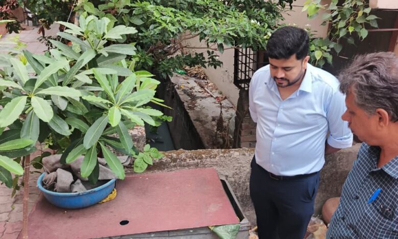 लखनऊ समाचार, लखनऊ नगर निगम, नाला सफाई अभियान, जोन 7 लखनऊ, अपर नगर आयुक्त अभिनव रंजन श्रीवास्तव, मानसून तैयारी, जलभराव रोकथाम, इंदिरा नगर नाला सफाई, इस्माईलगंज समाचार, फैजाबाद रोड लखनऊ, नगर निगम निरीक्षण, लखनऊ नागरिक सुविधाएं, उत्तर प्रदेश शहरी विकास, लखनऊ प्रशासन, स्थानीय समाचार लखनऊ,Lucknow News, Lucknow Municipal Corporation, Drain Cleaning Drive, Zone 7 Lucknow, Additional Municipal Commissioner Abhinav Ranjan Srivastava, Monsoon Preparedness, Waterlogging Prevention, Indira Nagar Drain Cleaning, Ismailganj News, Faizabad Road Lucknow, Municipal Inspection, Urban Development UP, Civic Administration Lucknow, Local News Uttar Pradesh,अभिनव रंजन श्रीवास्तव, नाला सफाई निरीक्षण, लखनऊ नगर निगम, जोन 7 निरीक्षण, इंदिरा नगर नाला सफाई, मानसून तैयारी, जल निकासी व्यवस्था, नगर निगम अधिकारी, फैजाबाद रोड, लखनऊ विकास,Abhinav Ranjan Srivastava, Drain Cleaning Inspection, Lucknow Municipal Corporation, Zone 7 Inspection, Indira Nagar Lucknow, Monsoon Preparation, Drainage System, Municipal Officials, Faizabad Road, Lucknow Development,Lucknow Drain Cleaning News, Lucknow Municipal Corporation Update, Monsoon Preparation Lucknow, Waterlogging Prevention News, Zone 7 Drain Cleaning, Abhinav Ranjan Srivastava Inspection, Indira Nagar News, Lucknow Civic News, Uttar Pradesh Local News, Municipal Corporation Action,#LucknowNews, #LucknowMunicipalCorporation, #DrainCleaning, #MonsoonPreparedness, #AbhinavRanjanSrivastava, #IndiraNagar, #FaizabadRoad, #Waterlogging, #UrbanDevelopment, #UPNews, #LocalNews, #CivicAdministration, #LucknowUpdates, #MunicipalCorporation, #SmartCityLucknow,
