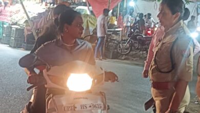 लखनऊ अतिक्रमण हटाओ अभियान, मुंशी पुलिया अतिक्रमण कार्रवाई, ट्रैफिक पुलिस लखनऊ, एसीपी मंजू पांडेय, टीआई कृष्ण पाल सिंह, ई-रिक्शा हटाओ अभियान, सड़क किनारे अतिक्रमण, लखनऊ ट्रैफिक व्यवस्था, मुंशी पुलिया मेट्रो स्टेशन, यातायात पुलिस कार्रवाई, लखनऊ समाचार, उत्तर प्रदेश ट्रैफिक न्यूज, अतिक्रमण विरोधी अभियान, सड़क सुरक्षा अभियान, ट्रैफिक प्रबंधन लखनऊ,