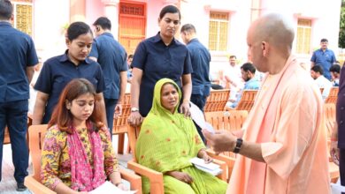 Janata Darshan Gorakhpur, CM Yogi Adityanath, Gorakhnath Temple Public Hearing, Uttar Pradesh News, Public Grievance Resolution, CM Relief Fund UP, Land Encroachment Action UP, Gorakhpur News, Indian Politics News, UP Government Updates,जनता दर्शन गोरखपुर, मुख्यमंत्री योगी आदित्यनाथ, गोरखनाथ मंदिर जनता दरबार, यूपी सीएम समाचार, जनता की समस्या समाधान, योगी आदित्यनाथ निर्देश, गोरखपुर न्यूज, मुख्यमंत्री राहत कोष, जमीन कब्जा कार्रवाई, उत्तर प्रदेश सरकार,Gorakhpur Janata Darshan 2026, CM Yogi Meeting, Public Complaints UP, Officials Instructions, Medical Aid UP Government, Land Dispute Resolution, Gorakhnath Temple Event, UP Administration News, Public Hearing CM, Governance News India,