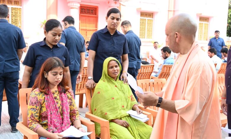 Janata Darshan Gorakhpur, CM Yogi Adityanath, Gorakhnath Temple Public Hearing, Uttar Pradesh News, Public Grievance Resolution, CM Relief Fund UP, Land Encroachment Action UP, Gorakhpur News, Indian Politics News, UP Government Updates,जनता दर्शन गोरखपुर, मुख्यमंत्री योगी आदित्यनाथ, गोरखनाथ मंदिर जनता दरबार, यूपी सीएम समाचार, जनता की समस्या समाधान, योगी आदित्यनाथ निर्देश, गोरखपुर न्यूज, मुख्यमंत्री राहत कोष, जमीन कब्जा कार्रवाई, उत्तर प्रदेश सरकार,Gorakhpur Janata Darshan 2026, CM Yogi Meeting, Public Complaints UP, Officials Instructions, Medical Aid UP Government, Land Dispute Resolution, Gorakhnath Temple Event, UP Administration News, Public Hearing CM, Governance News India,