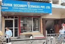 #RamMandir, #Ayodhya, #Varanasi, #RamMandirDonationCase, #SITInvestigation, #UPNews, #CrimeNews, #AyodhyaNews, #VaranasiNews, #RamMandirChadhawa, #BreakingNews, #UttarPradesh, #SecurityAgency, #HindiNews, #GoogleDiscover,Ram temple theft case, Ayodhya investigation, Varanasi agency case, security guards arrested, donation money case, temple security issue, SIT action, UP crime update, Ayodhya scandal,राम मंदिर चढ़ावा मामला, अयोध्या चोरी केस, वाराणसी एजेंसी, सिक्योरिटी गार्ड गिरफ्तारी, दान राशि विवाद, एसआईटी कार्रवाई, मंदिर सुरक्षा व्यवस्था, उत्तर प्रदेश अपराध समाचार, अयोध्या जांच,Ram Mandir donation theft case, Ayodhya donation scam, Ram Mandir offering theft, Varanasi security agency, Kashi connection, SIT investigation, Ayodhya crime news, Uttar Pradesh news, Ram Mandir donation case, security agency employees arrested, SBI Ayodhya branch, Ayodhya latest news, UP crime news,राम मंदिर चढ़ावा चोरी, अयोध्या दान चोरी मामला, राम मंदिर चोरी केस, वाराणसी सिक्योरिटी एजेंसी, बनारस कनेक्शन, एसआईटी जांच, राम मंदिर चढ़ावा घोटाला, अयोध्या समाचार, वाराणसी समाचार, उत्तर प्रदेश क्राइम न्यूज, राम मंदिर दान प्रकरण, सिक्योरिटी एजेंसी कर्मचारी गिरफ्तार, एसबीआई शाखा अयोध्या, अयोध्या पुलिस, यूपी न्यूज,