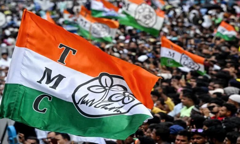 TMC Symbol Row, TMC का नाम और चुनाव चिह्न, तृणमूल कांग्रेस विवाद, TMC चुनाव चिन्ह विवाद, चुनाव आयोग TMC, TMC सिंबल फ्रीज, TMC नाम फ्रीज, ममता बनर्जी TMC, तृणमूल कांग्रेस गुटबाजी, पश्चिम बंगाल उपचुनाव, नंदिग्राम उपचुनाव, रेजीनगर उपचुनाव, चुनाव आयोग का अंतरिम आदेश, फूल और घास चुनाव चिह्न, TMC विवाद, TMC Symbol Row, TMC Symbol Dispute, TMC Name Frozen, Trinamool Congress Symbol, Election Commission TMC Order, TMC Faction Dispute, Mamata Banerjee TMC, West Bengal Bypolls 2026, Nandigram Bypoll, Rejinagar Bypoll, TMC Election Symbol, Election Commission of India, Trinamool Congress Name Dispute, TMC Twin Flowers Symbol,#TMC #TMCvsTMC #TMCsymbol #TrinamoolCongress #MamataBanerjee #ElectionCommission #WestBengal #WestBengalBypolls #Nandigram #Rejinagar #ElectionNews #PoliticalNews #TMCNews