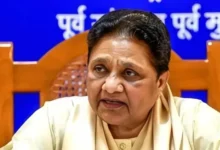 मायावती संविदाकर्मियों को नियमित करने की मांग, मायावती का योगी सरकार पर बयान, यूपी संविदाकर्मी नियमितीकरण, NRHM संविदाकर्मी, राष्ट्रीय स्वास्थ्य मिशन कर्मचारी, यूपी आउटसोर्सिंग कर्मचारी, संविदा कर्मचारियों की स्थायी नौकरी, एक लाख सरकारी नौकरियां यूपी, योगी सरकार भर्ती, मायावती ताजा खबर, लखनऊ ईको गार्डन धरना, NRHM कर्मचारियों का प्रदर्शन, यूपी सरकारी नौकरी समाचार, उत्तर प्रदेश राजनीति, लखनऊ राजनीतिक समाचार, बसपा प्रमुख मायावती,Mayawati demands regularization of contract workers, Mayawati on Yogi government, UP contract workers regularization, NRHM contractual employees, National Health Mission workers, Uttar Pradesh outsourcing employees, UP government jobs, one lakh government jobs UP, Yogi government recruitment, Mayawati latest news, NRHM workers protest Lucknow, Eco Garden Lucknow protest, Uttar Pradesh political news, Lucknow news today, BSP chief Mayawati statement,