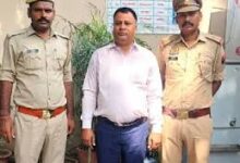 कुशीनगर स्कूल प्रबंधक मामला, कुशीनगर महिला शिक्षक मामला, स्कूल प्रबंधक गिरफ्तार, महिला शिक्षक से अश्लील हरकत, कुशीनगर क्राइम न्यूज, कुशीनगर पुलिस कार्रवाई, महिला शिक्षक शिकायत, उत्तर प्रदेश क्राइम न्यूज, कुशीनगर अपराध समाचार, Kushinagar School Manager Case, Kushinagar Female Teacher Case, School Manager Arrested, Kushinagar Crime News, Female Teacher Complaint, UP Crime News, Kushinagar Police Action, School Manager Misconduct Case, #Kushinagar #कुशीनगर #KushinagarNews #UPNews #UPCrime #CrimeNews #FemaleTeacher #SchoolManager #KushinagarPolice #महिलासुरक्षा,