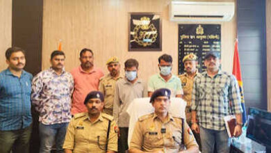 लखनऊ प्रॉपर्टी डीलर हत्या मामला, अरविंद कुमार रावत हत्याकांड, लखनऊ हत्या केस, 50 हजार रुपये के विवाद में हत्या, अमन धीमान गिरफ्तार, रवि कुमार गौतम गिरफ्तार, सूरज रावत फरार, बख्शी का तालाब हत्या, अचरामऊ गांव शव बरामद, मानस ग्रीन योजना, लखनऊ पुलिस खुलासा, लखनऊ क्राइम न्यूज,Lucknow Property Dealer Murder Case, Arvind Kumar Rawat Murder Case, Lucknow Crime News, Aman Dhiman Arrested, Ravi Kumar Gautam Arrested, Bakshi Ka Talab Murder Case, 50000 Rupees Dispute, Lucknow Police Investigation, Suraj Rawat Search,#LucknowNews #LucknowCrime #ArvindRawat #PropertyDealerMurder #UPPolice #BakshiKaTalab #UttarPradeshNews #CrimeNews,