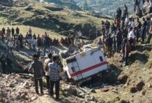#UdhampurBusAccident, #UdhampurNews, #JammuKashmir, #BusAccident, #RoadAccident, #GulliGala, #Udhampur, #JammuKashmirNews, #उधमपुर, #उधमपुरबसहादसा, #जम्मूकश्मीर, #सड़कहादसा, #ताजाखबर, #BreakingNews,उधमपुर में बस हादसा कैसे हुआ, उधमपुर बस हादसे में कितने लोगों की मौत हुई, जम्मू कश्मीर के गुल्ली गला में बस दुर्घटना, 100 फीट गहरी खाई में गिरी बस की खबर, पंचौंड से ऊधमपुर जा रही बस का हादसा, उधमपुर बस हादसे में घायलों का अस्पताल, रामनगर अस्पताल में भर्ती घायल यात्री, उधमपुर सड़क हादसे की ताजा जानकारी, Udhampur bus accident latest update, how many injured in Udhampur bus accident, Gulli Gala bus crash latest news,